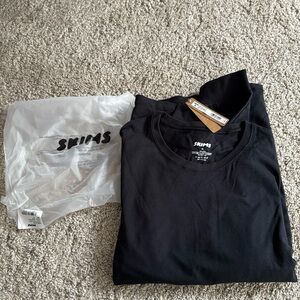SKIMS brand new with tags Mens Long Sleeve XL